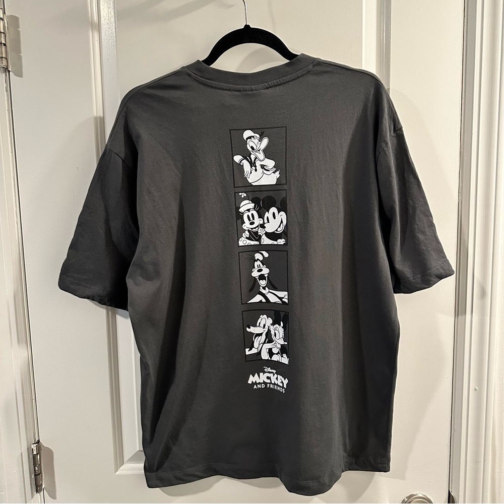ASOS x Disney Mickey and Friends T-Shirt in Grey with Back Graphic - Picture 5 of 6